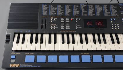 Yamaha-PSS-680 MIDI keyboard workstation